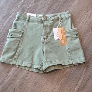 NWT Risen Shorts Women  Sage Green High Rise Cargo Stretch Denim Waist 30" Large